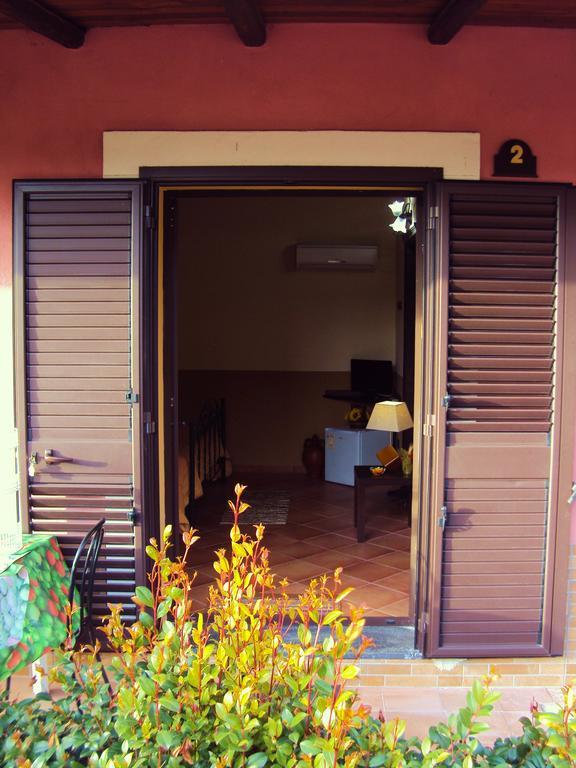 Agriturismo Il Pozzo Antico Mascali Rom bilde